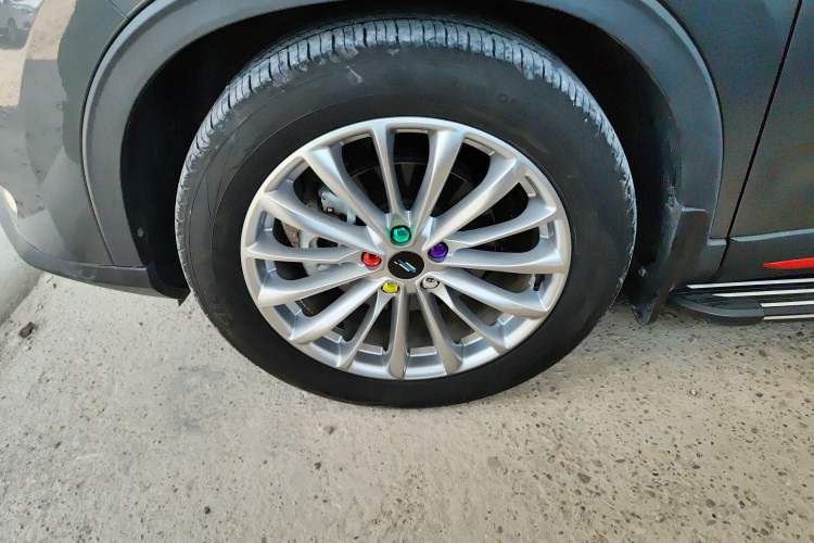 Used CHANGAN OSHAN X7 PLUS 2022 1.5T Manual Luxury Version Left Front Wheel Hub
