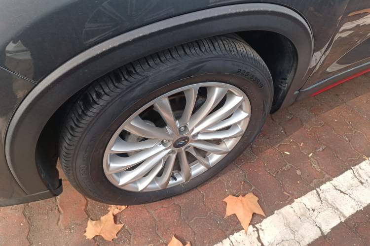 Used CHANGAN OSHAN X7 PLUS 2022 1.5T Blue Whale Edition Automatic Prestige Version Left Front Wheel Hub