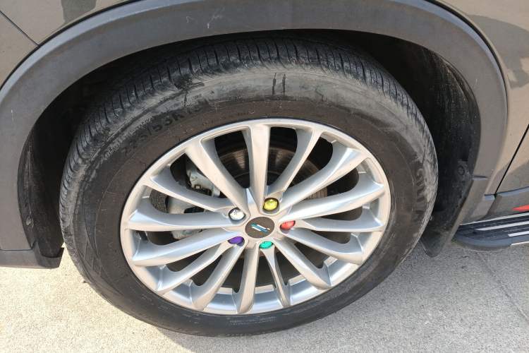Used CHANGAN OSHAN X7 PLUS 2022 1.5T Manual Luxury Version Left Front Wheel Hub