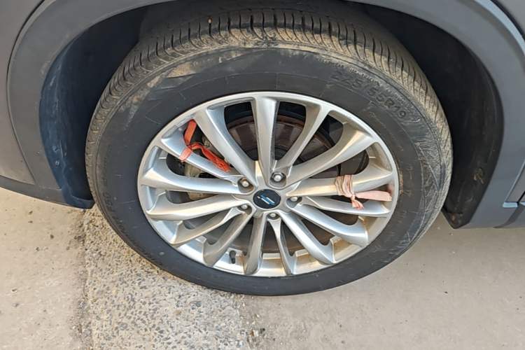 Used CHANGAN OSHAN X7 PLUS 2022 1.5T Blue Whale Edition Automatic Luxury Trim Left Front Wheel Hub