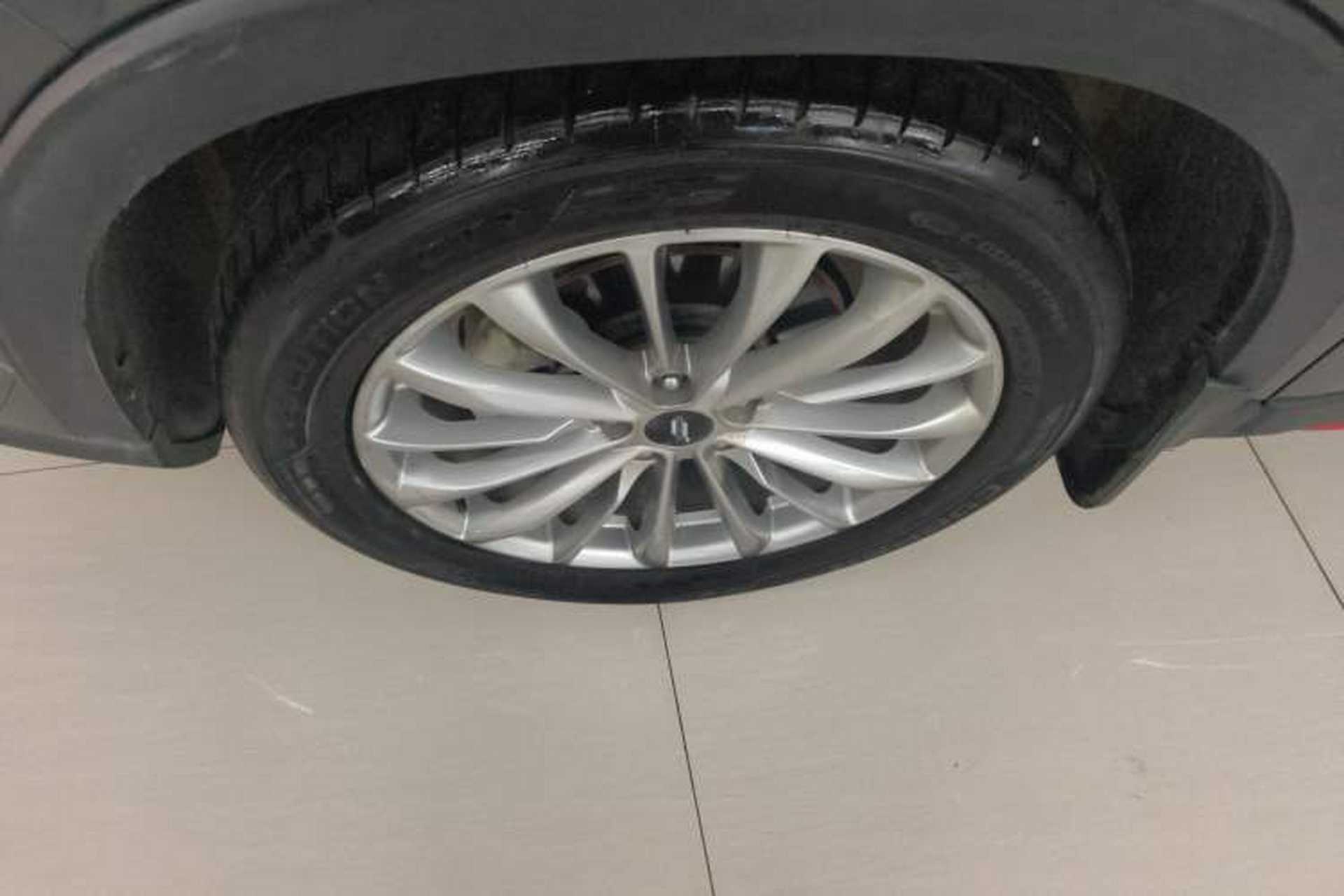 Used CHANGAN OSHAN X7 PLUS 2022 1.5T Blue Whale Edition Automatic Geeker Navigation Model Left Front Wheel Hub