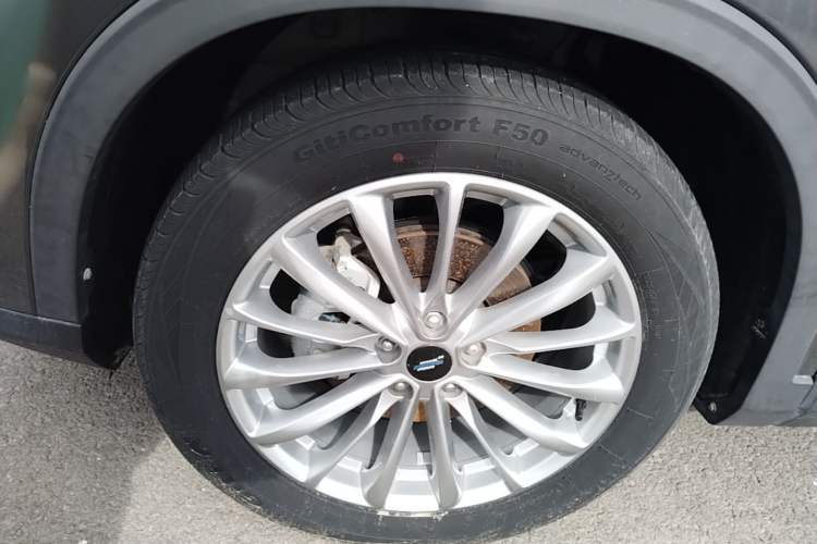 Used CHANGAN OSHAN X7 PLUS 2022 1.5T Blue Whale Edition Automatic Luxury Trim Left Front Wheel Hub