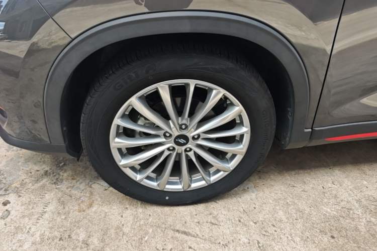 Used CHANGAN OSHAN X7 PLUS 2022 1.5T Blue Whale Edition Automatic Prestige Version Left Front Wheel Hub