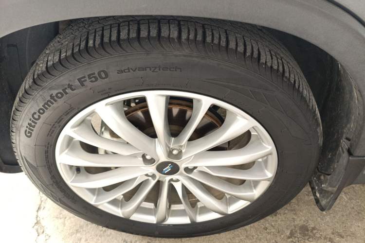 Used CHANGAN OSHAN X7 PLUS 2022 1.5T Blue Whale Edition Automatic Luxury Trim Left Front Wheel Hub