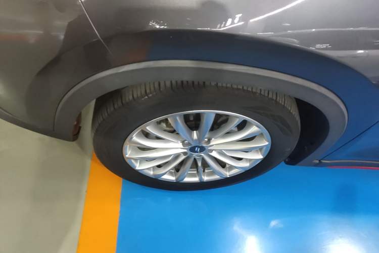 Used CHANGAN OSHAN X7 PLUS 2022 1.5T Blue Whale Edition Automatic ZhiZun Model Left Front Wheel Hub