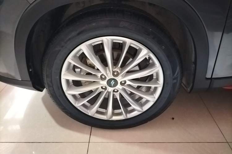 Used CHANGAN OSHAN X7 PLUS 2022 1.5T Blue Whale Edition Automatic ZhiZun Model Left Front Wheel Hub