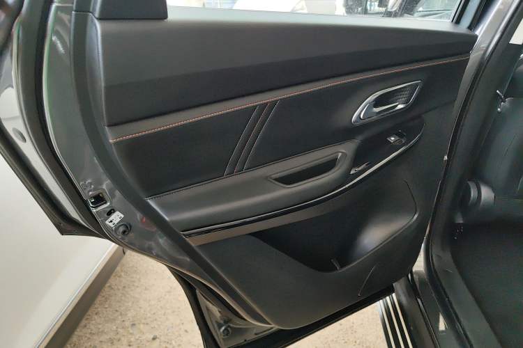 Used CHANGAN OSHAN X7 PLUS 2022 1.5T Manual Luxury Version Left Rear Door Interior