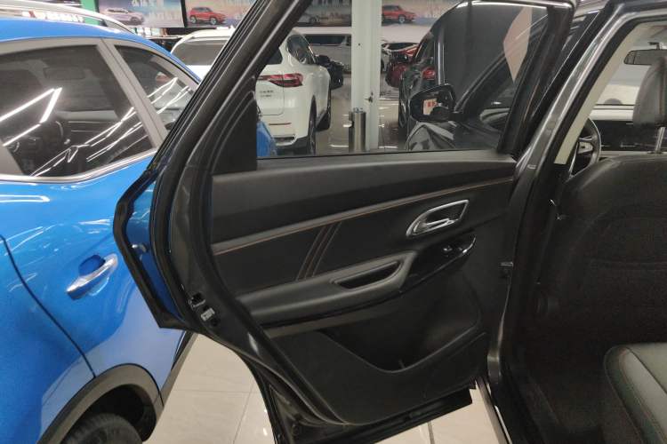 Used CHANGAN OSHAN X7 PLUS 2022 1.5T Blue Whale Edition Automatic Luxury Trim Left Rear Door Interior