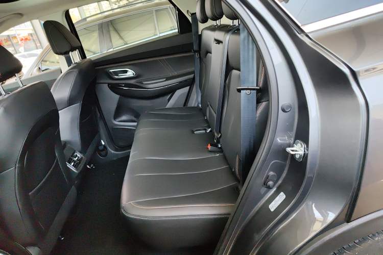 Used CHANGAN OSHAN X7 PLUS 2022 1.5T Manual Luxury Version Left Rear Seat
