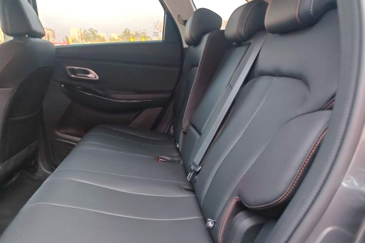 Used CHANGAN OSHAN X7 PLUS 2022 1.5T Blue Whale Edition Automatic Prestige Version Left Rear Seat