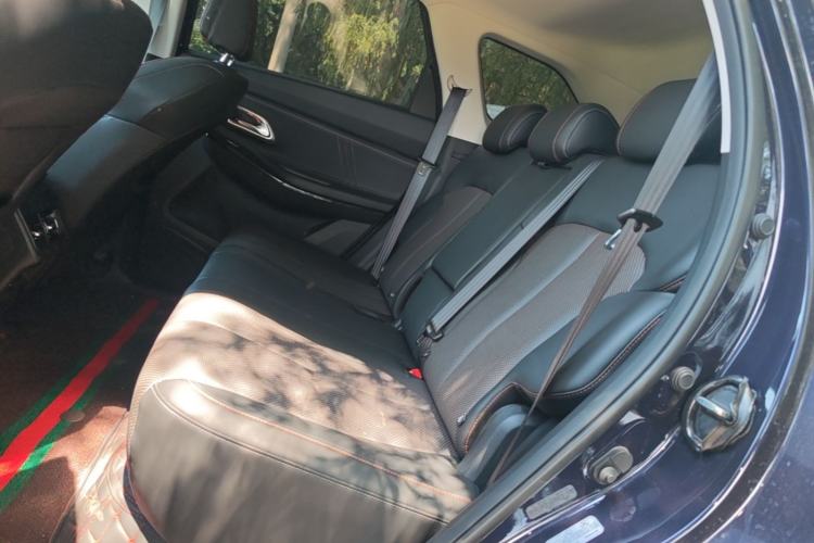 Used CHANGAN OSHAN X7 PLUS 2022 1.5T Blue Whale Edition Automatic Geeker Navigation Model Left Rear Seat