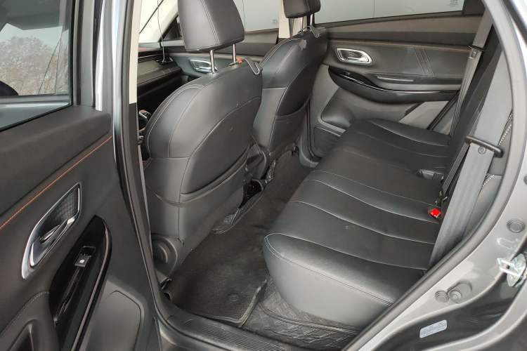 Used CHANGAN OSHAN X7 PLUS 2022 1.5T Manual Luxury Version Left Rear Seat