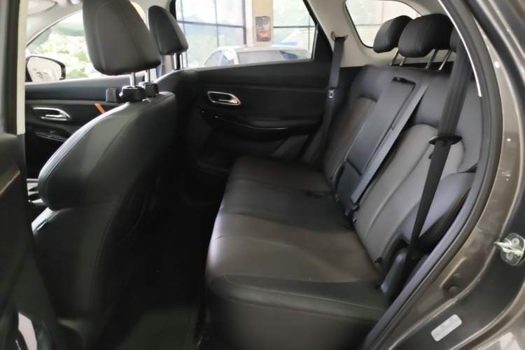 Used CHANGAN OSHAN X7 PLUS 2022 1.5T Blue Whale Edition Automatic ZhiZun Model Left Rear Seat