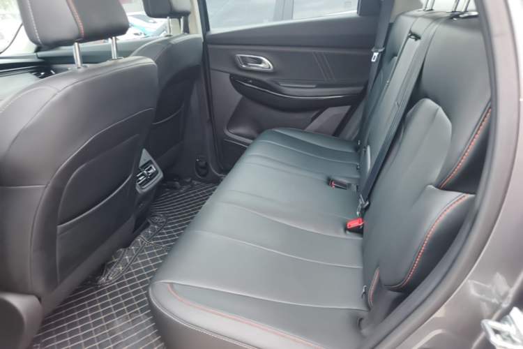Used CHANGAN OSHAN X7 PLUS 2022 1.5T Blue Whale Edition Automatic Prestige Version Left Rear Seat