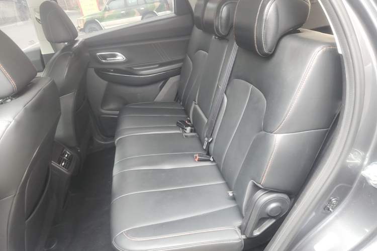Used CHANGAN OSHAN X7 PLUS 2022 1.5T Blue Whale Edition Automatic Prestige 7-Seater Left Rear Seat