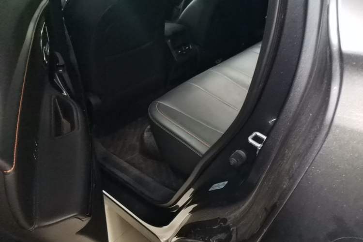 Used CHANGAN OSHAN X7 PLUS 2022 1.5T Blue Whale Edition Automatic Prestige Version Left Rear Seat