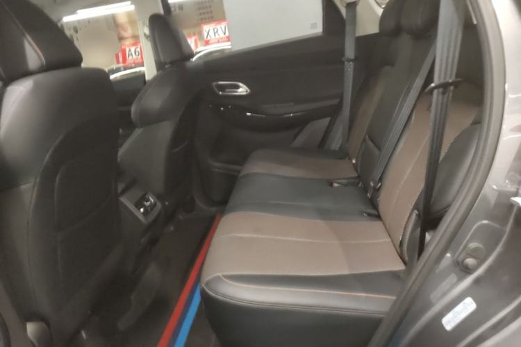 Used CHANGAN OSHAN X7 PLUS 2022 1.5T Blue Whale Edition Automatic ZhiZun Model Left Rear Seat