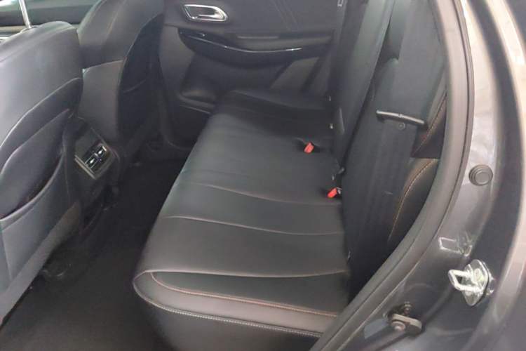 Used CHANGAN OSHAN X7 PLUS 2022 1.5T Blue Whale Edition Automatic Prestige Version Left Rear Seat