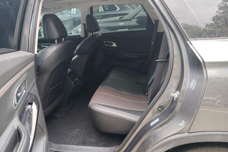 Used CHANGAN OSHAN X7 PLUS 2022 1.5T Blue Whale Edition Automatic ZhiZun Model Left Rear Seat