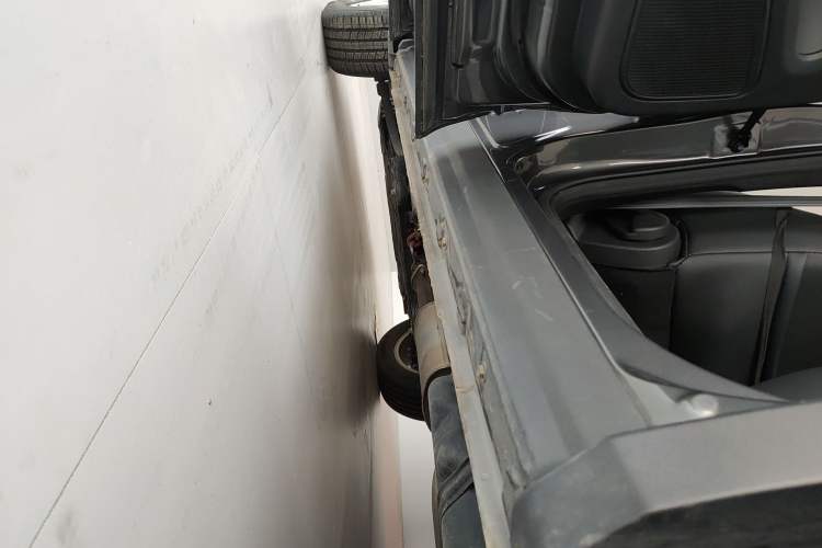 Used CHANGAN OSHAN X7 PLUS 2022 1.5T Manual Luxury Version Left Side Sill