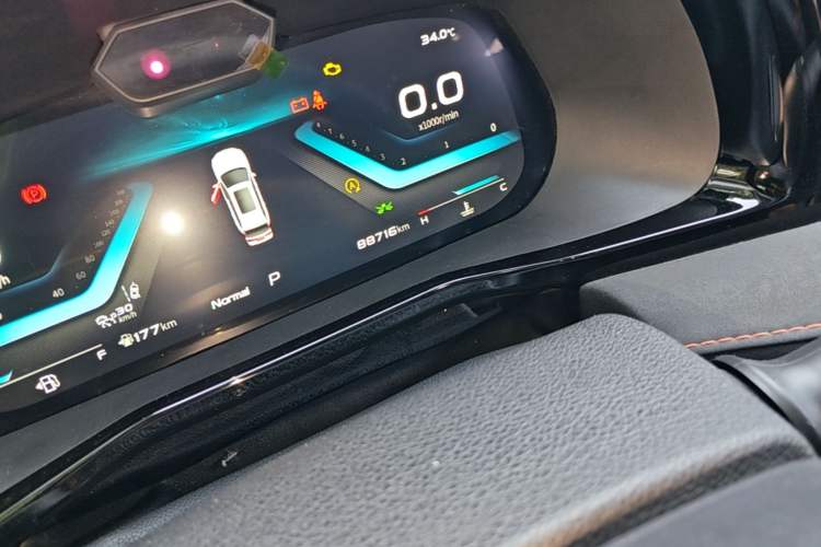 Used CHANGAN OSHAN X7 PLUS 2022 1.5T Blue Whale Edition Automatic Geeker Flagship Model Odometer Close Up