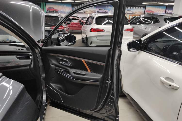 Used CHANGAN OSHAN X7 PLUS 2022 1.5T Blue Whale Edition Automatic Luxury Trim Right Front Door Interior