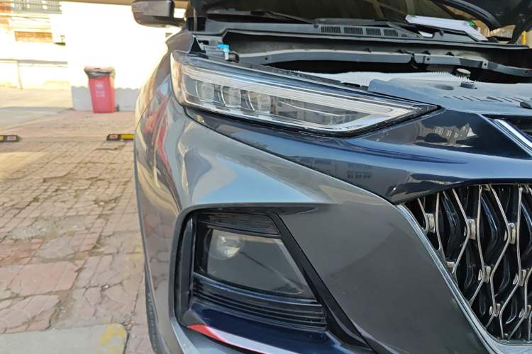 Used CHANGAN OSHAN X7 PLUS 2022 1.5T Blue Whale Edition Automatic Luxury Trim Right Front Headlight