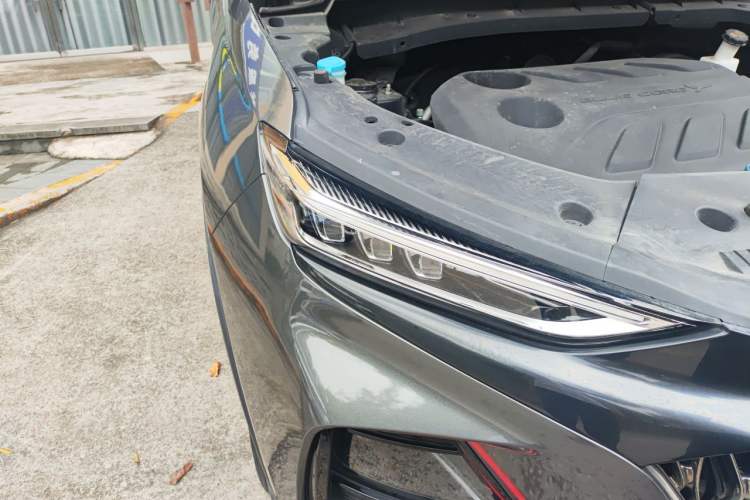 Used CHANGAN OSHAN X7 PLUS 2022 1.5T Blue Whale Edition Automatic Prestige Version Right Front Headlight