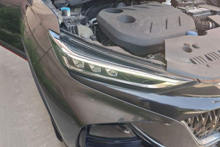 Used CHANGAN OSHAN X7 PLUS 2022 1.5T Blue Whale Edition Automatic Luxury Trim Right Front Headlight