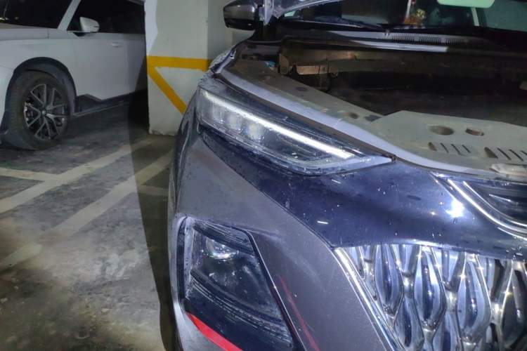 Used CHANGAN OSHAN X7 PLUS 2022 1.5T Blue Whale Edition Automatic Prestige Version Right Front Headlight