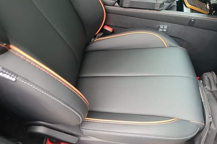 Used CHANGAN OSHAN X7 PLUS 2022 1.5T Blue Whale Edition Automatic Prestige Version Right Front Seat