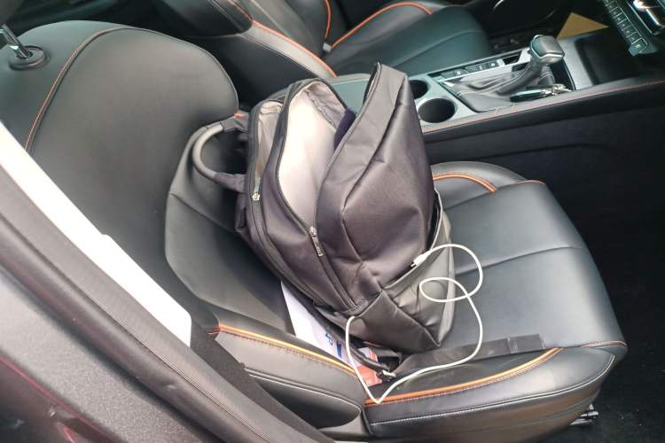 Used CHANGAN OSHAN X7 PLUS 2022 1.5T Blue Whale Edition Automatic Prestige Version Right Front Seat