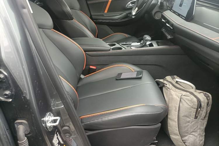 Used CHANGAN OSHAN X7 PLUS 2022 1.5T Blue Whale Edition Automatic Prestige Version Right Front Seat