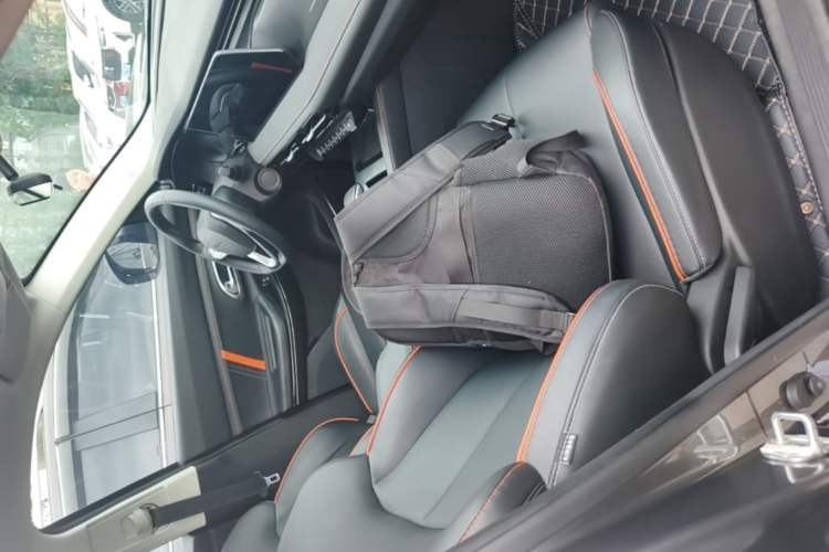 Used CHANGAN OSHAN X7 PLUS 2022 1.5T Blue Whale Edition Automatic Prestige Version Right Front Seat