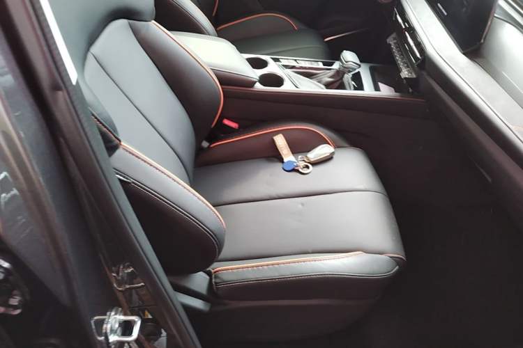 Used CHANGAN OSHAN X7 PLUS 2022 1.5T Blue Whale Edition Automatic Luxury Trim Right Front Seat