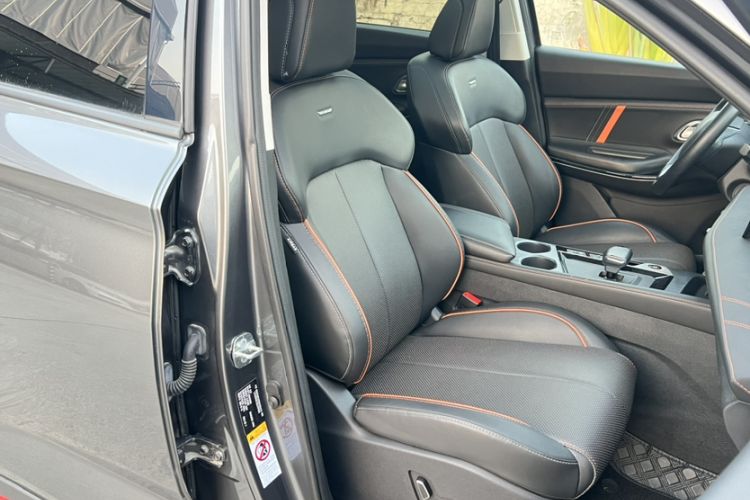 Used CHANGAN OSHAN X7 PLUS 2022 1.5T Blue Whale Edition Automatic Geeker Navigation Model Right Front Seat