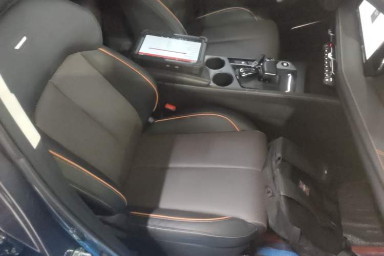 Used CHANGAN OSHAN X7 PLUS 2022 1.5T Blue Whale Edition Automatic ZhiZun Model Right Front Seat