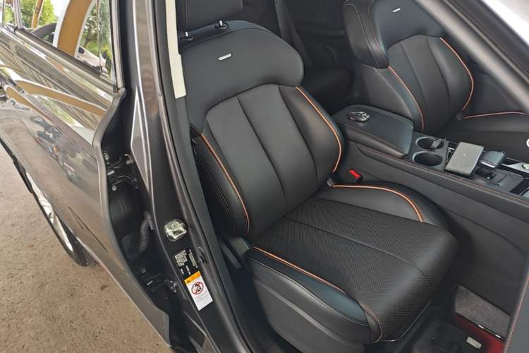 Used CHANGAN OSHAN X7 PLUS 2022 1.5T Blue Whale Edition Automatic ZhiZun Model Right Front Seat