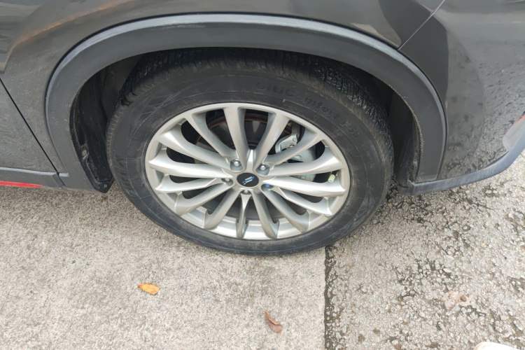Used CHANGAN OSHAN X7 PLUS 2022 1.5T Blue Whale Edition Automatic Prestige Version Right Front Wheel Hub