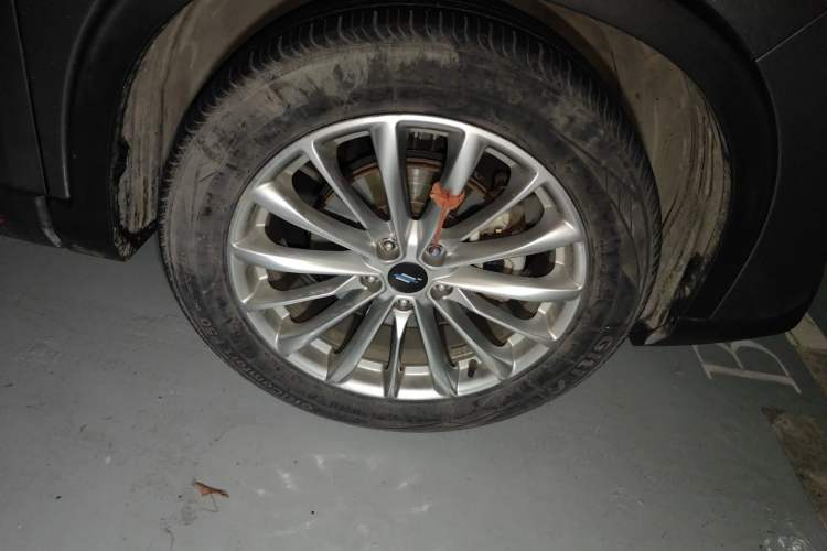 Used CHANGAN OSHAN X7 PLUS 2022 1.5T Blue Whale Edition Automatic Prestige Version Right Front Wheel Hub