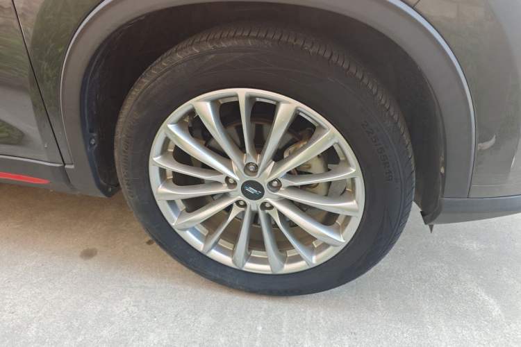 Used CHANGAN OSHAN X7 PLUS 2022 1.5T Blue Whale Edition Automatic Luxury Trim Right Front Wheel Hub