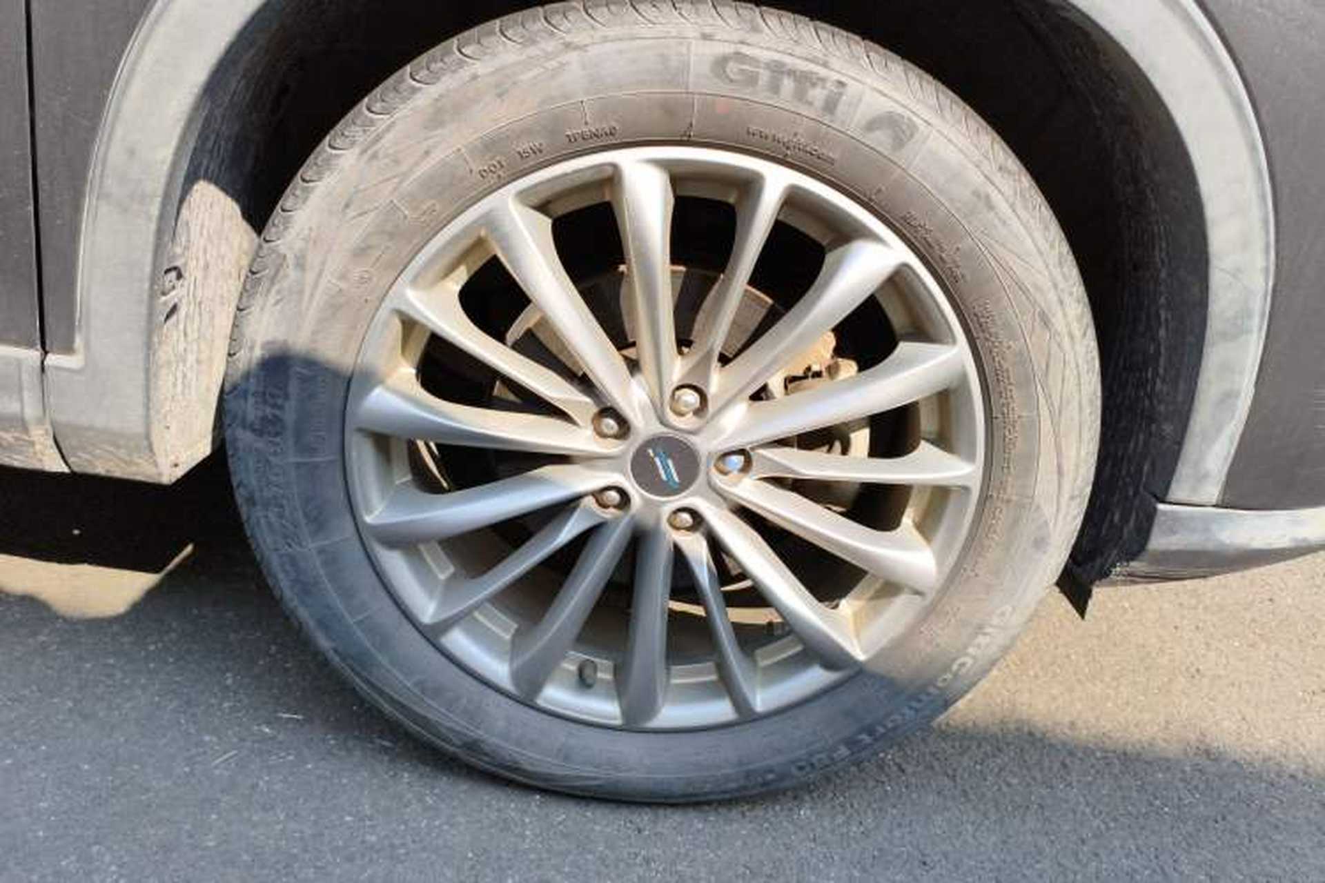 Used CHANGAN OSHAN X7 PLUS 2022 1.5T Blue Whale Edition Automatic Prestige Version Right Front Wheel Hub