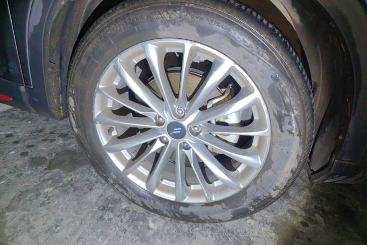 Used CHANGAN OSHAN X7 PLUS 2022 1.5T Blue Whale Edition Automatic Prestige Version Right Front Wheel Hub