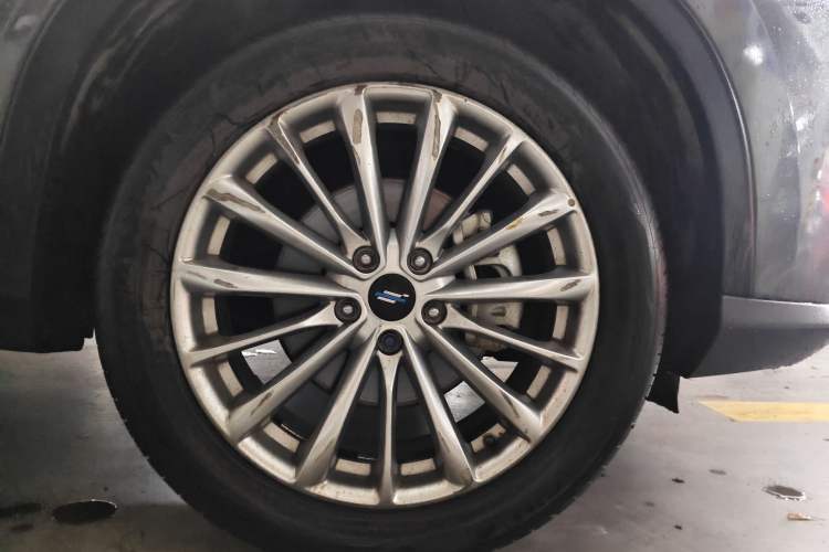 Used CHANGAN OSHAN X7 PLUS 2022 1.5T Blue Whale Edition Automatic Prestige Version Right Front Wheel Hub