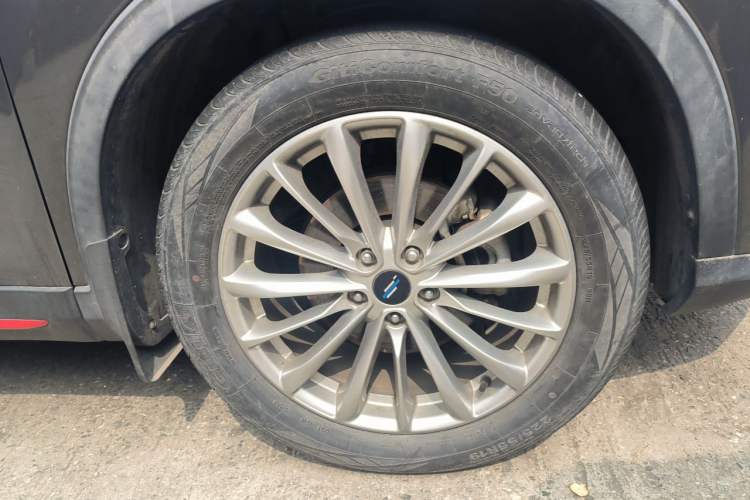 Used CHANGAN OSHAN X7 PLUS 2022 1.5T Blue Whale Edition Automatic Luxury Trim Right Front Wheel Hub
