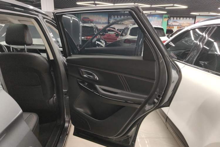 Used CHANGAN OSHAN X7 PLUS 2022 1.5T Blue Whale Edition Automatic Luxury Trim Right Rear Door Interior