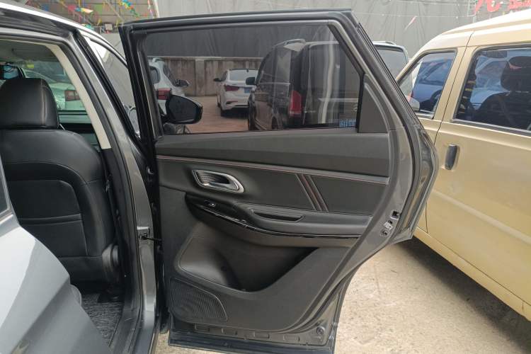 Used CHANGAN OSHAN X7 PLUS 2022 1.5T Blue Whale Edition Automatic Luxury Trim Right Rear Door Interior