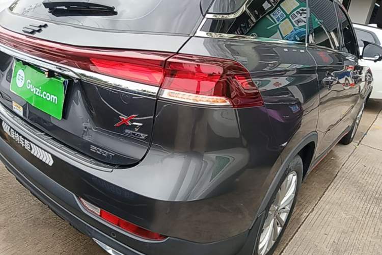 Used CHANGAN OSHAN X7 PLUS 2022 1.5T Blue Whale Edition Automatic Prestige Version Right Rear Taillight