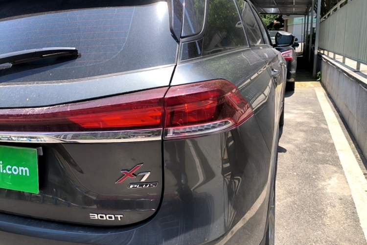 Used CHANGAN OSHAN X7 PLUS 2022 1.5T Blue Whale Edition Automatic Prestige Version Right Rear Taillight