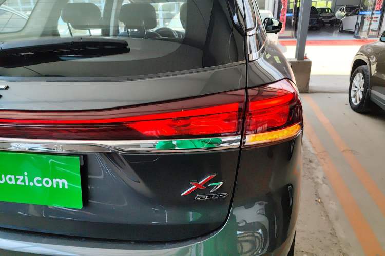 Used CHANGAN OSHAN X7 PLUS 2022 1.5T Manual Luxury Version Right Rear Taillight